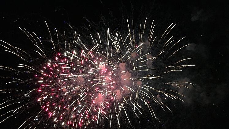 Abschlussfeuerwerk  Foto: Matthias Dorsch