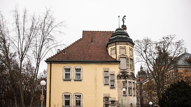 Blick auf den Portikusbau des ehemaligen Ernst-Alexandrinen-Volksbades in Coburg.Foto: Jochen Berger