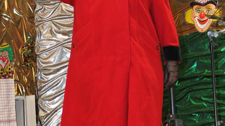 Inge Peter als die Queen. Foto: Jürgen Gärtner