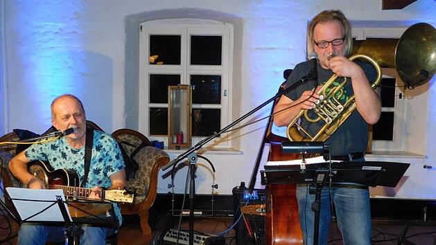 Siggi Michl und Klaus Metzler haben ihren ganz eigenen Musikstil entwickelt und begeisterten in Kulmbach ihre Fans. Foto: Horst Wunner
