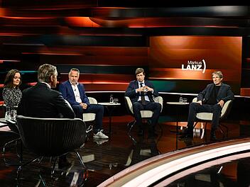 Bei Markus Lanz (vorne) sprach am Donnerstag eine Expertenrunde über die Wirtschaftspolitik von Schwarz-Rot.