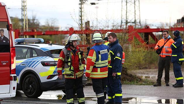 Mensch in der Oberpfalz von Zug erfasst
