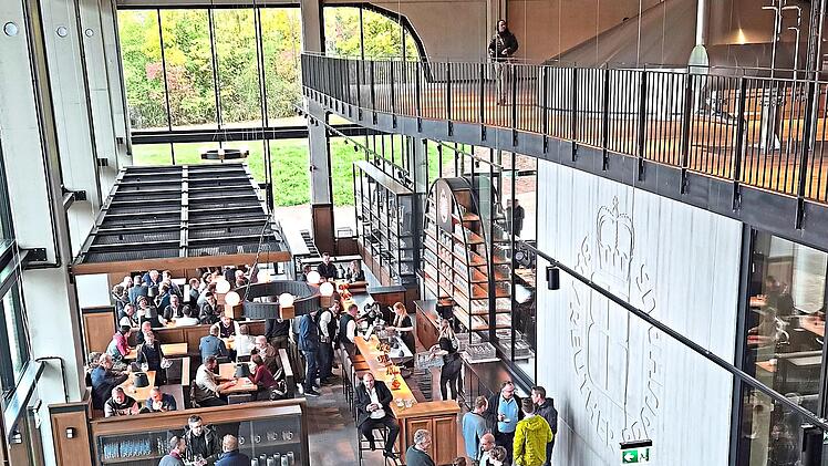 Das neue Brauhaus hat auch eine Schanktheke f&uuml;r Besuchergruppen.Michael Benz