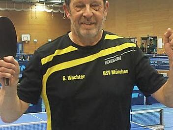 Jubel herrscht beim Silbersteiner Gerhard Wachter in Marburg nach seinem deutschen Meistertitel in der Altersklasse 60.  Foto: privat