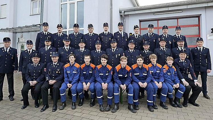Die Feuerwehrler tun alles dafür, dass sich die Menschen in Neuses und Umgebung sicher fühlen können.  Fotos: privat