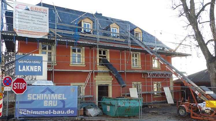 Ende August begann die Sanierung des Dorfgemeinschaftshauses am Marktplatz 1 in Grafengehaig. Foto: Klaus-Peter Wulf