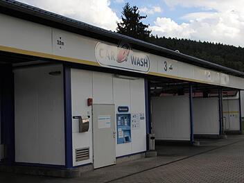 Auch künftig herrscht Sonntagsruhe in der Autowaschanlage in Fröschbrunn. Der Stadtrat lehnte es ab, in Kronach Autowaschanlagen an Sonntag laufen zu lassen. Foto: Friedwald Schedel