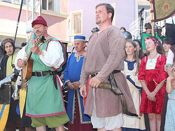 Eröffnung des Bad Brückenauer Stadtfestes mit historischem Umzug Foto: Julia Raab