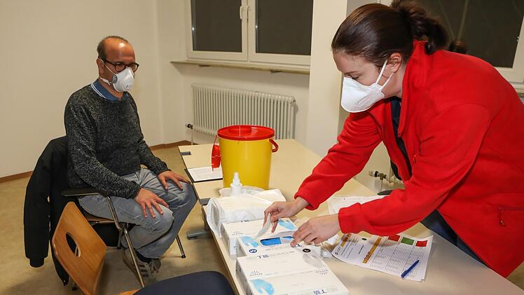 Testpatient Claudio Del Prete hat sich freiwillig für den Probebetrieb gemeldet. Foto: Barbara Herbst