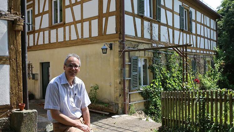 In den letzten Tagen war Bayer wohl häufiger im Forsthaus als in seinem Forstbüro.