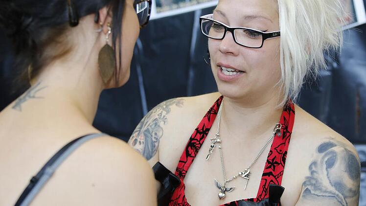Bei der "Tattoo-Convention" in Strullendorf kamen am Wochenende Fans des Körperkults auf ihre Kosten.  Foto: Matthias Hoch
