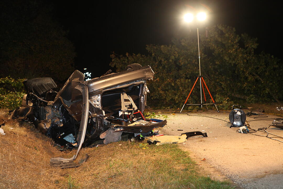 Schwerer Unfall bei Ansbach: 21-Jähriger stirbt