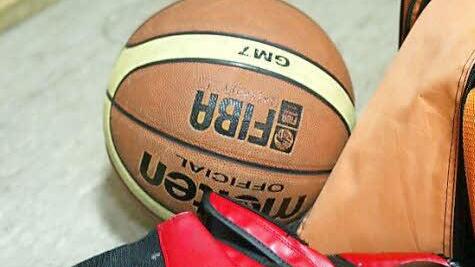 Erst Basketball, dann Stretching, dann Boxen.