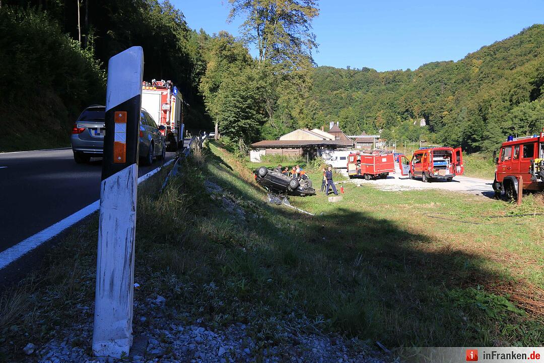 Auto überschlägt sich im Kreis Forchheim