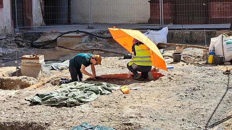 W&uuml;rzburg:  Arch&auml;ologen finden menschliche Knochen auf Festung Marienberg