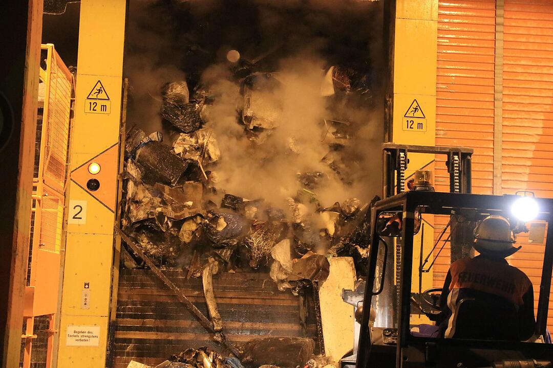 Bamberger Müllheizkraftwerk: Tonnen von Müll geraten am Dienstag in Brand