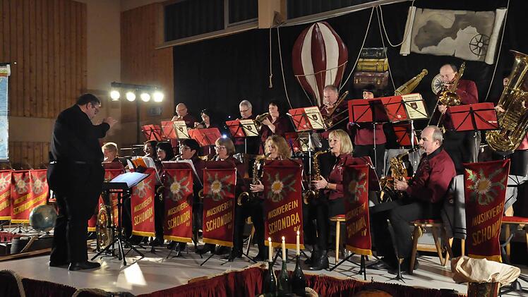 Musik im "Big-Band-Sound" ist das Markenzeichen der Revivalband des Musikvereins Schondra. Foto: Peter Klopf