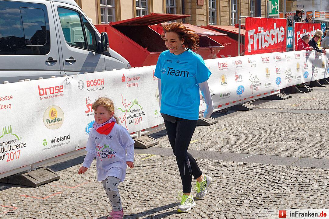 Weltkulturerbelauf 2017 in Bamberg: Der Zieleinlauf am Maxplatz