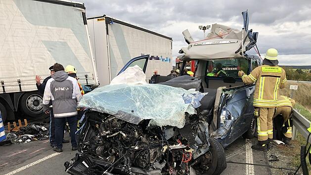 Am Freitagnachmittag verlor eine 62-J&auml;hrige bei einem schweren Unfall auf der B289 ihr Leben. Foto: News5/Fricke