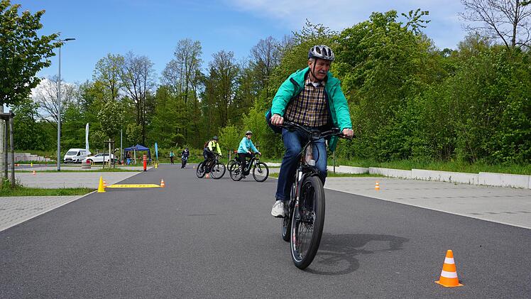 Kurven fahren  -  die Blickrichtung ist hierbei wichtig. Foto: Marion Eckert