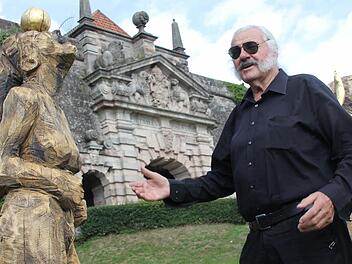 Ingo Cesaro freut sich jedes Jahr auf die Ergebnisausstellung, die zum Abschluss der HolzArt vor der Festung stattfindet. Foto: Archiv/Andreas Schmitt