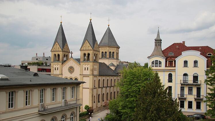 Die evangelische Erlöserkirche vom Ballinghaus aus gesehen