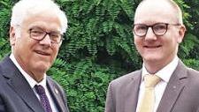 Martin Axmann (r.) tritt beim Lions-Club Forchheim die Nachfolge von Günter Werner an.  Foto: privat