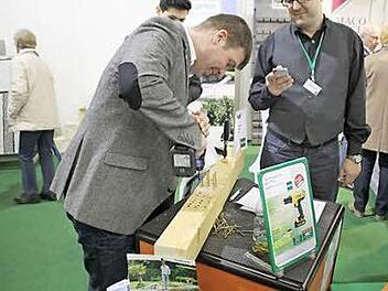 Regionale Firmen informieren die Besucher. Fotos: PR