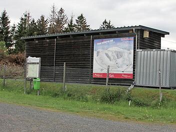 Bisher konnten die Bürger von Tettau und Nordhalben ihr Grüngut auf den landkreiseigenen Deponien in ihren Gemeinden entsorgen. Nun soll damit bald Schluss sein. Das Bild zeigt die Deponie in Tettau auf dem Wildberg. Foto: Veronika Schadeck