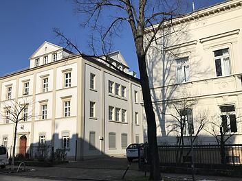 In den prachtvollen Vorderhäusern in der Hainstraße lebten einst die Hopfenhändler.  Foto: Eva-Maria Bast