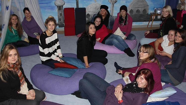 Sie haben die Entwürfe gefertigt und bei der Umsetzung selbst Hand angelegt: die Schülerinnen der Coburger Fachakademie.