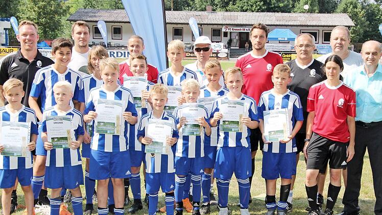 "Es ist heuer ein sehr guter Jahrgang. Jedes Kind hat Talent und kann mit dem Ball umgehen", sagte Kursleiter Lorenz Richter.  Foto: Rainer Glissnik
