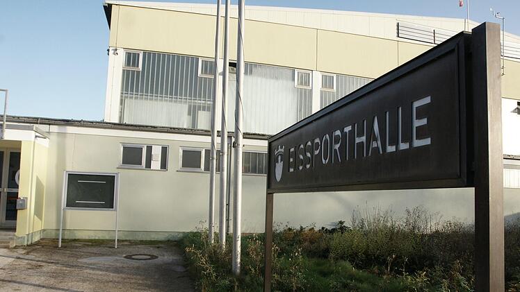 Die Eissporthalle wurde erst verkauft, jetzt ist sie geschlossen. Foto: Steffen Standke