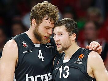 Die glorreichen Zeiten bei Brose Bamberg mit Nicolo Melli (links) und Janis Strelnieks sind vorbei. Der Verein benötigt Kontinuität. Foto: Archiv/Daniel Löb