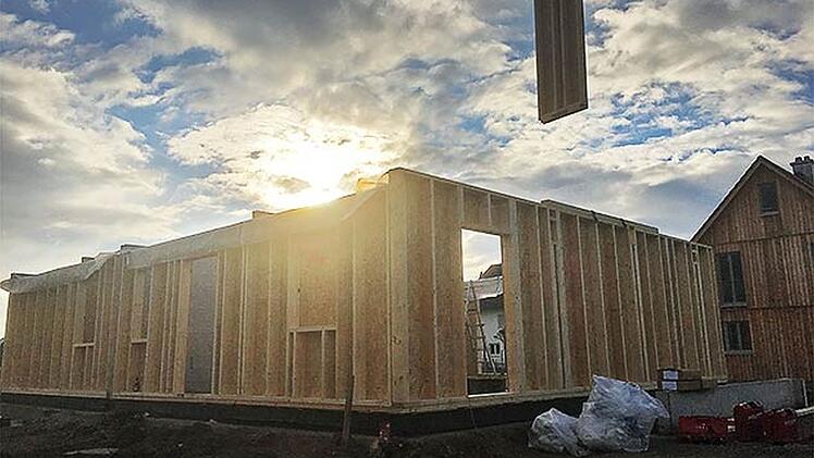 Die Holzpreise sind in den vergangenen Monaten explodiert, die Wartezeiten haben sich teilweise verfünffacht.