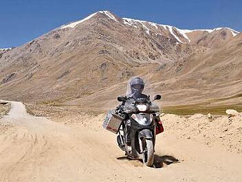 Quer durch die Natur ging der Trip in Zentralasien. Foto: Thomas Bäumel