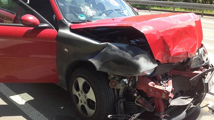 Unfall bei Kauernburg auf der B 289 Foto: Dagmar Besand