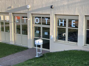 Die Bibliothek in Wildflecken ist an ihrem angestammten Platz zurück. Eine neue Gebührenordnung soll nun für mehr Attraktivität sorgen. Darüber wurde im Marktgemeinderat ausgiebig diskutiert. Foto Sebastian Schmitt