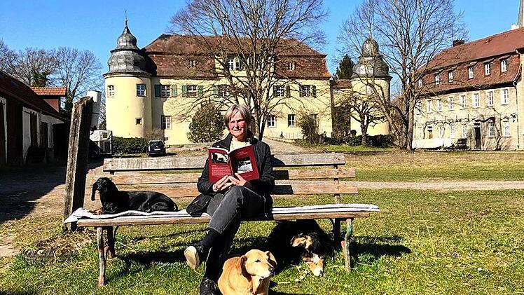 iris von crailsheim mit ihrem buch hochkant