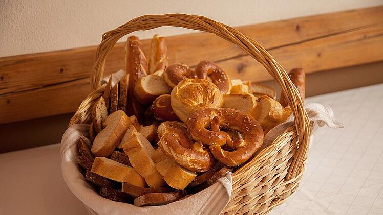 Übrig gebliebenes Brot und Gebäck muss in keinem Fall weggeworfen werden.