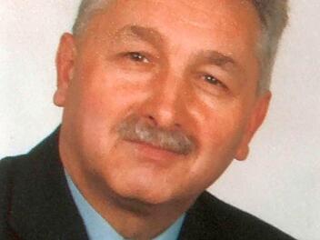 Peter Hart.