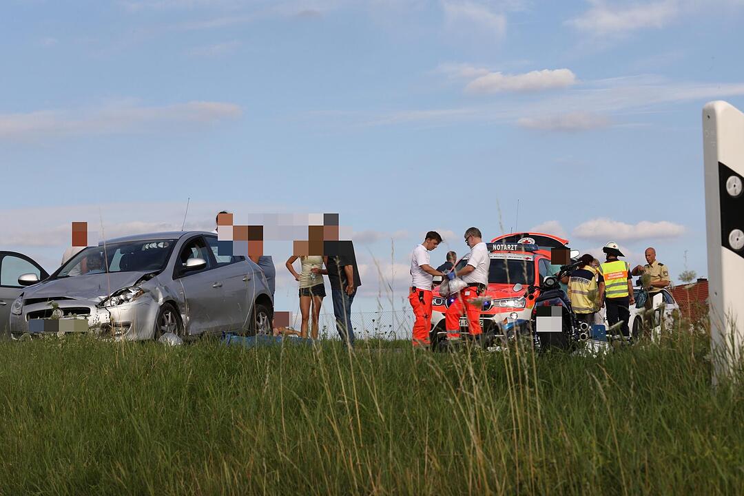 Kreis Roth: Motorradfahrer stirbt bei Unfall, Beifahrerin schwer verletzt