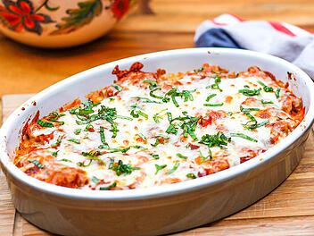 Cremig und lecker: Vegetarischer Tomaten-Nudel-Auflauf