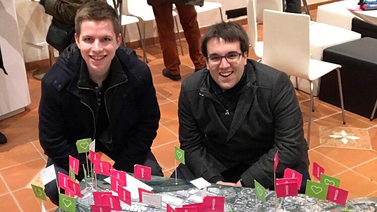 Maximilian Stopfer und Konrad K&ouml;rner im Ideen-Amt  Foto: privat