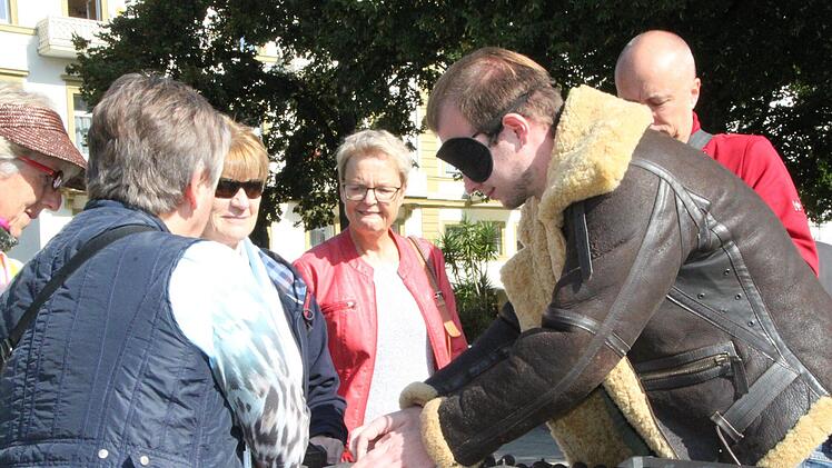 Eindrücke vom Test mit Mitgliedern des Bayerischen Blinden- und Sehbehinderten-Bundes. Foto: Ulrike Müller
