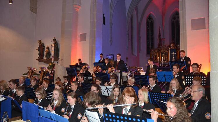Das Jugendorchester begeisterte in der Stadtpfarrkirche mit seinem Jahreskonzert.  Fotos: Karl-Heinz Hofmann