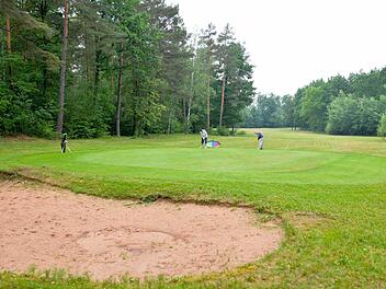 "Kann ein Golfplatz im Hauptsmoorwald überhaupt so betrieben werden, dass Spaziergänger sicher sind?"Der Verkehrsclub Deutschland wirft eine Grundsatzfrage auf.  Foto: Ronald Rinklef