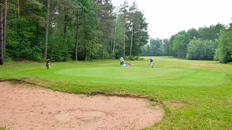 "Kann ein Golfplatz im Hauptsmoorwald überhaupt so betrieben werden, dass Spaziergänger sicher sind?"Der Verkehrsclub Deutschland wirft eine Grundsatzfrage auf.  Foto: Ronald Rinklef