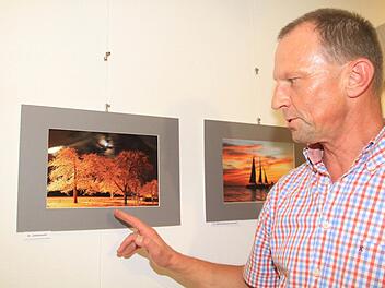 Günther Lamm mit seinem Siegerbild "Schneenacht" Foto: Gerda Völk
