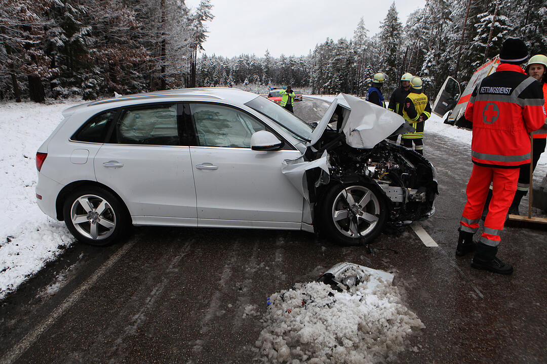 Kreis Ansbach: Auto kracht in Rettungswagen